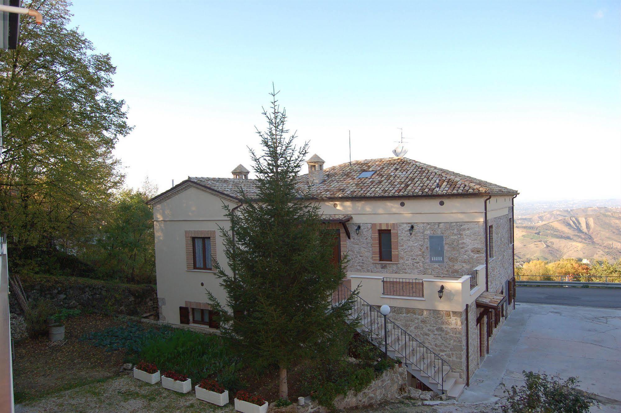 Le Pietre Ricce B&B Roccamontepiano Exterior photo